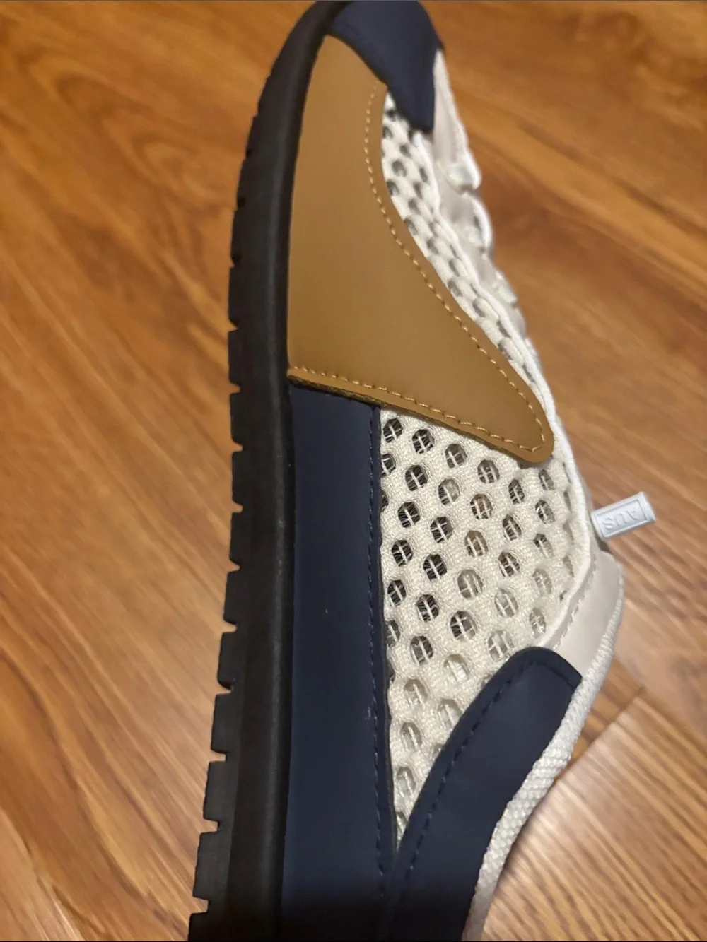 NEW Men's Beige and Navy Casual Sneakers. Size 10 1/2